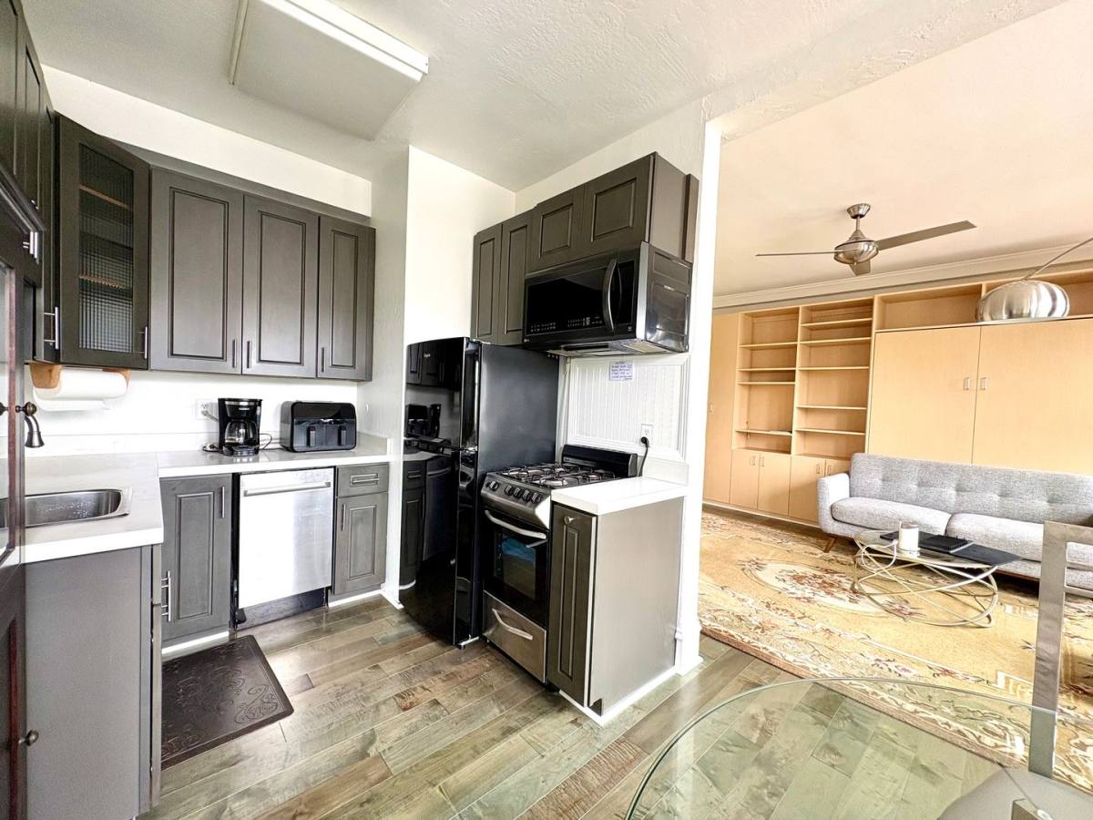 Apartment for rent at 2415 Van Ness Ave, San Francisco, CA 94109