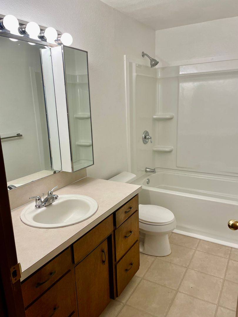 Apartment for rent at 600 Drayton St, Lynden, WA 98264