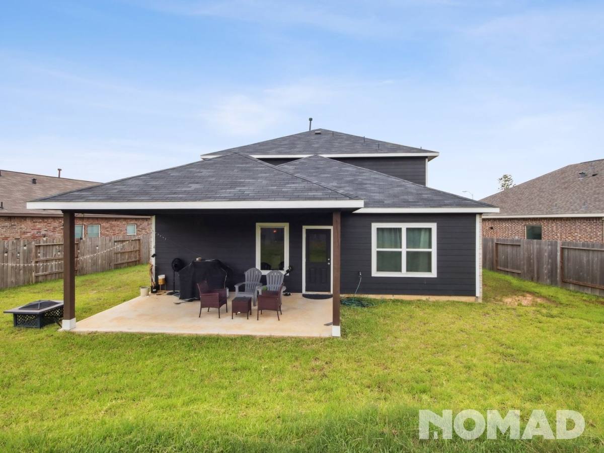 House for rent at 18632 Birch Orchard Court, Magnolia, TX 77355
