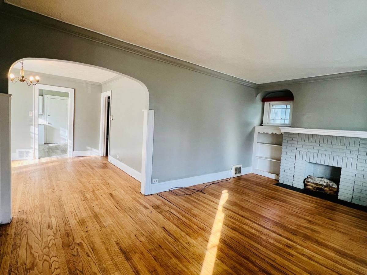 Apartment for rent at 3542 W 119th St, Cleveland, OH 44111