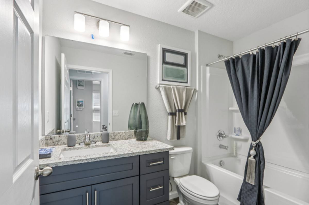 Townhouse for rent at 1374 Lakeshore Blvd, Jacksonville, FL 32205