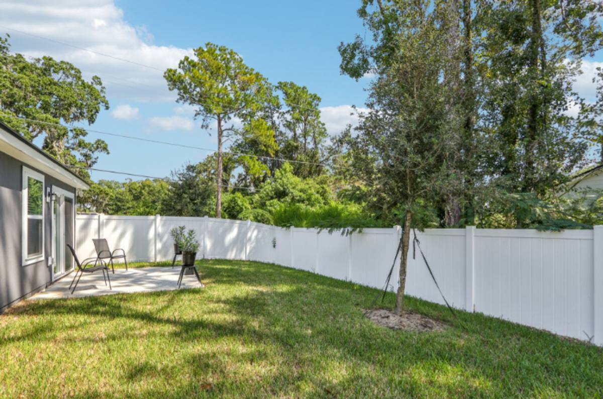 Townhouse for rent at 1374 Lakeshore Blvd, Jacksonville, FL 32205