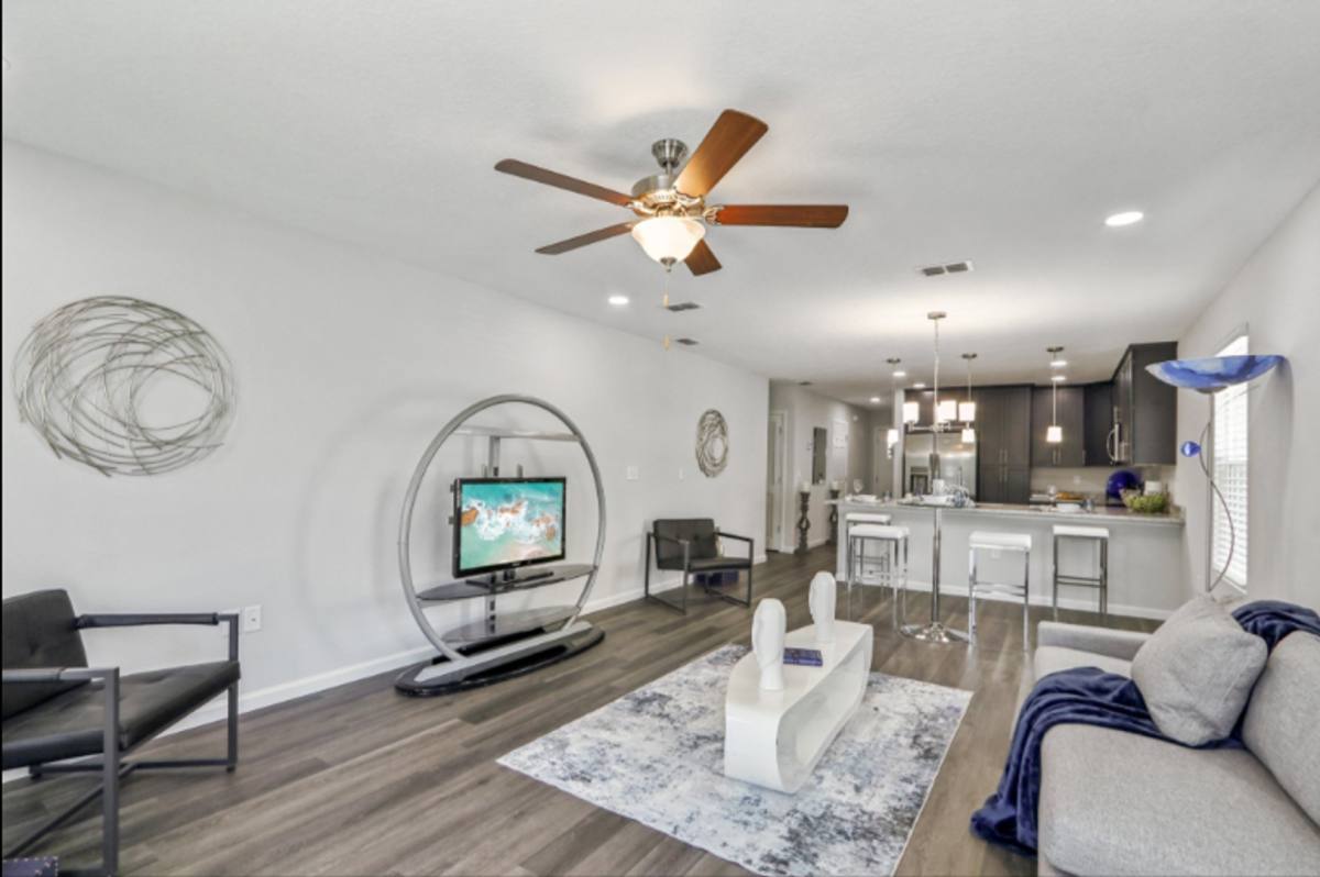 Townhouse for rent at 1374 Lakeshore Blvd, Jacksonville, FL 32205