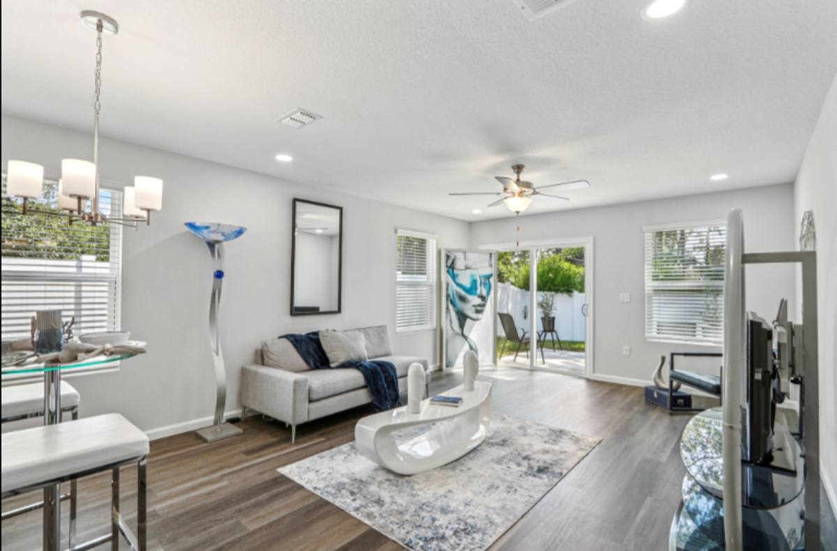 Townhouse for rent at 1374 Lakeshore Blvd, Jacksonville, FL 32205