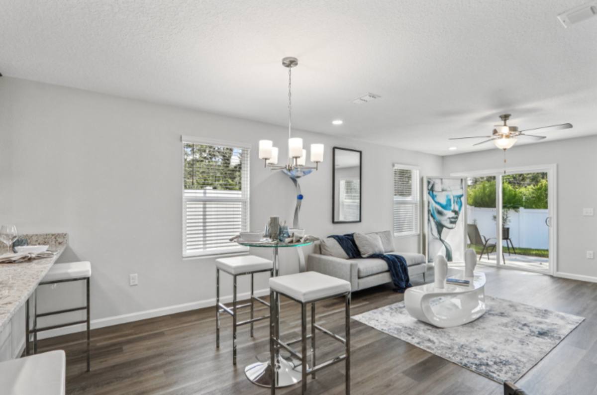 Townhouse for rent at 1374 Lakeshore Blvd, Jacksonville, FL 32205