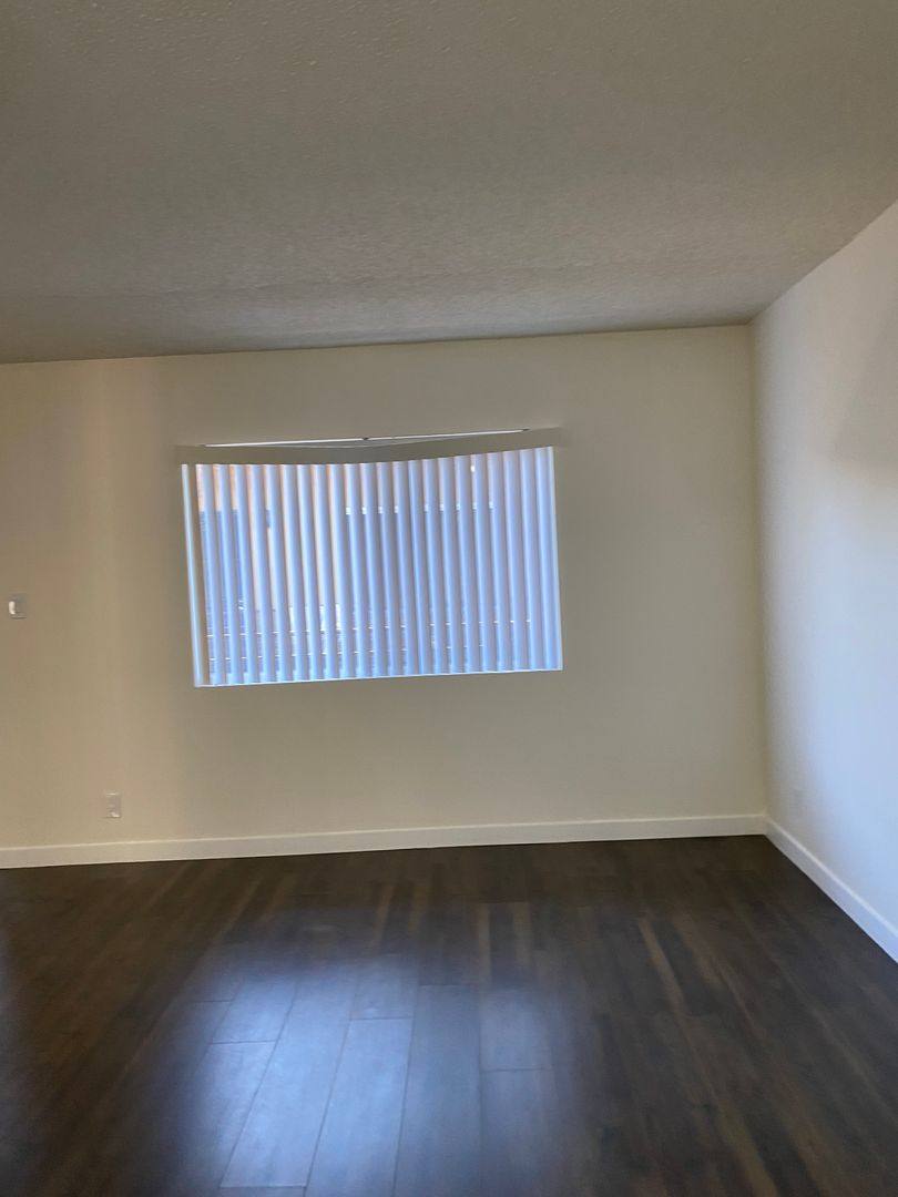 Apartment for rent at 1546 S Gramercy Place, Los Angeles, CA 90019
