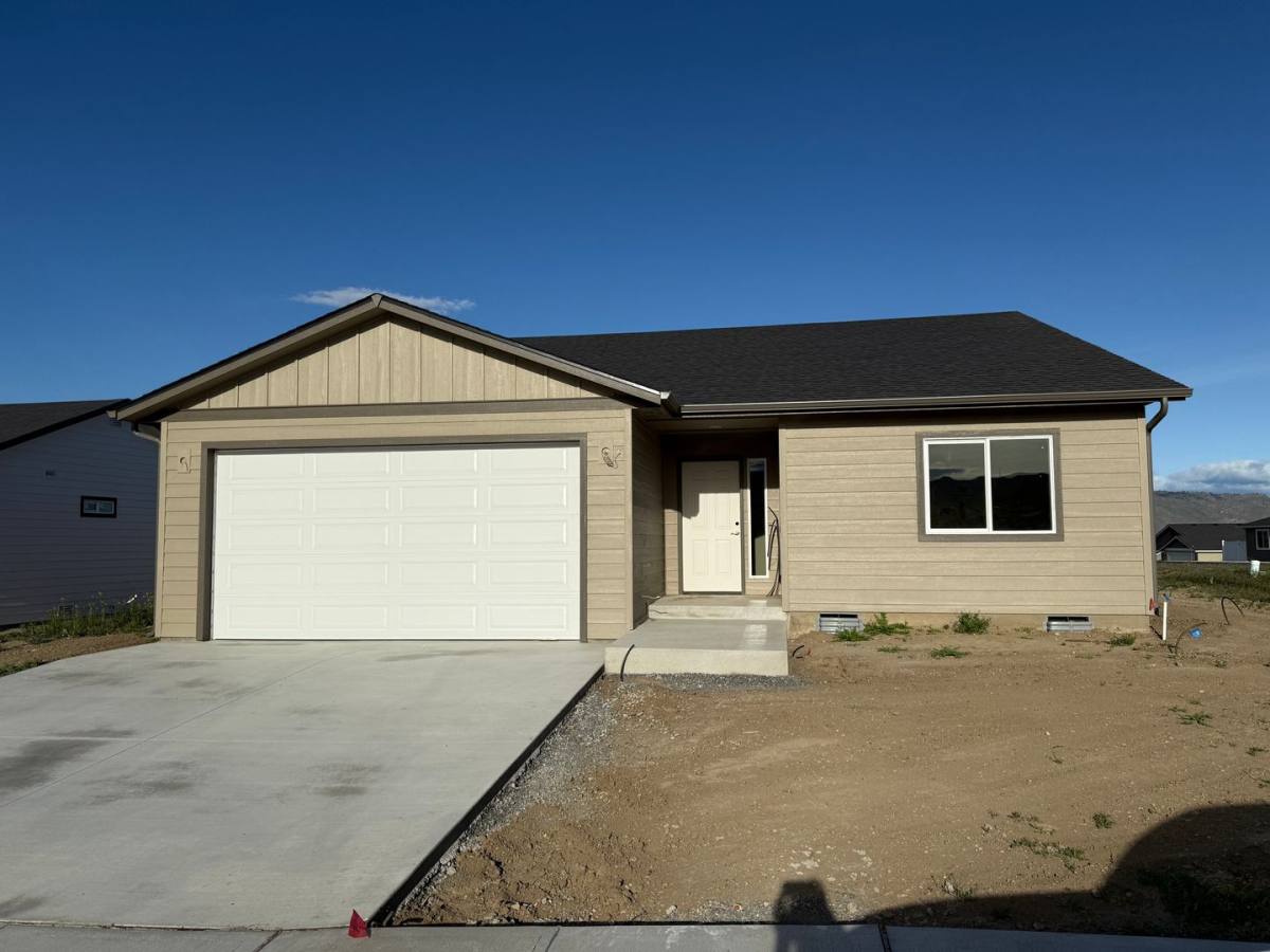 House for rent at 310 S Newton Ave, East Wenatchee, WA 98802