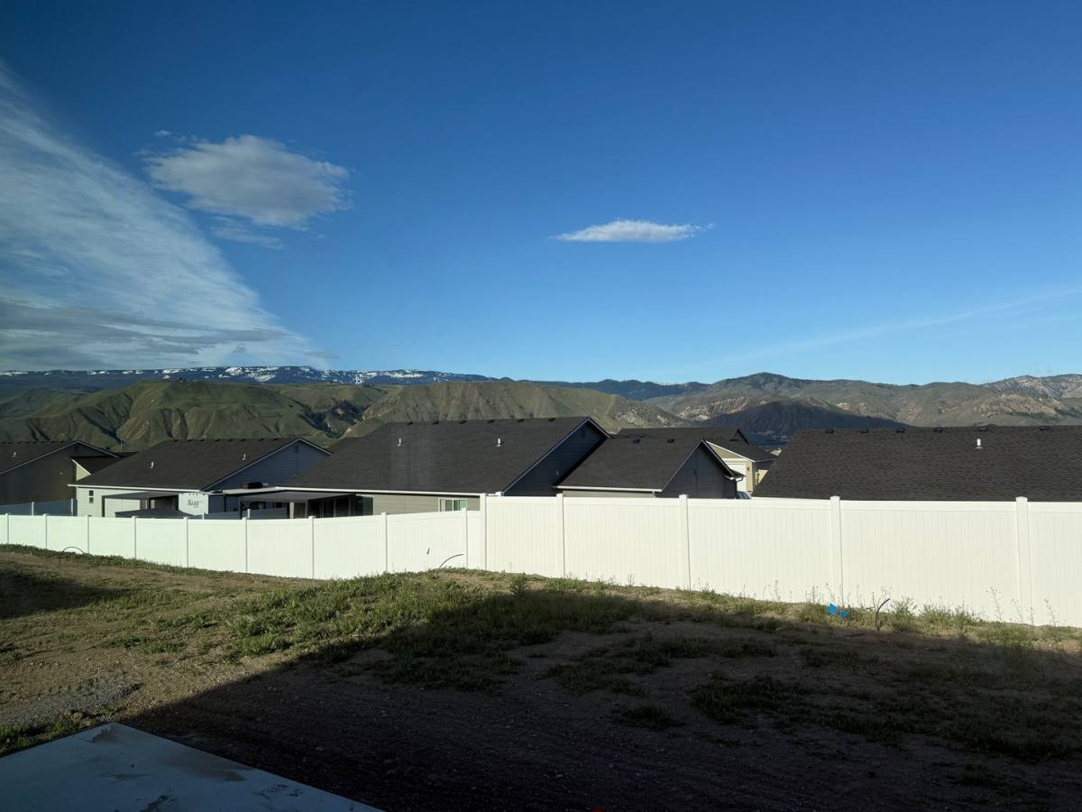 House for rent at 310 S Newton Ave, East Wenatchee, WA 98802