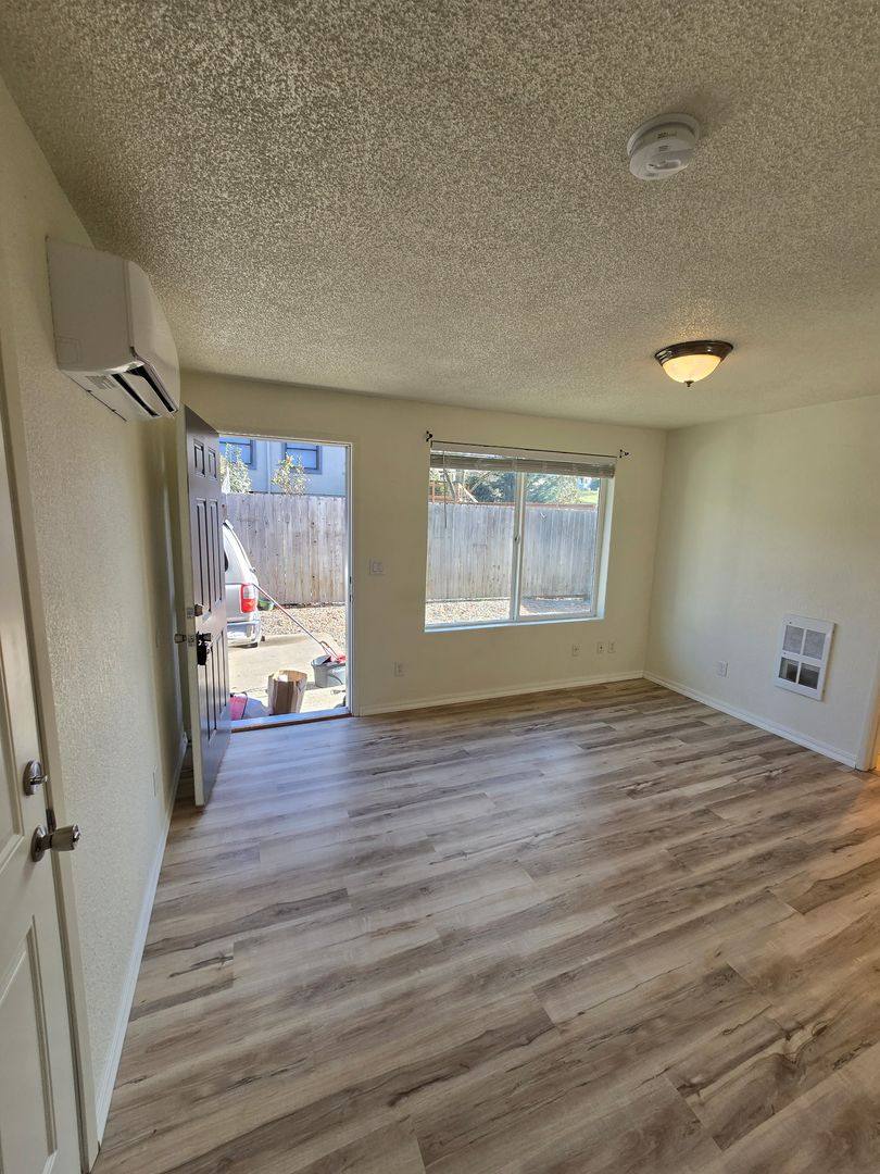 House for rent at 3286 Sycamore Way, Medford, OR 97504