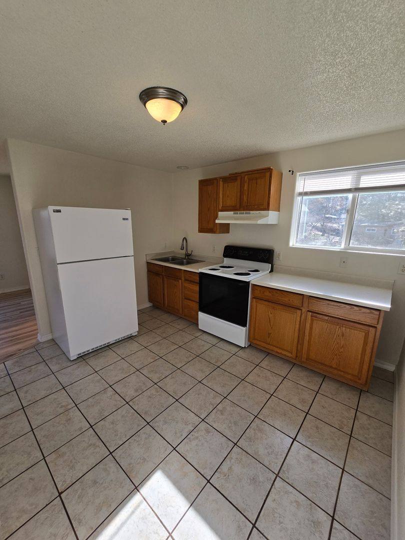 House for rent at 3286 Sycamore Way, Medford, OR 97504