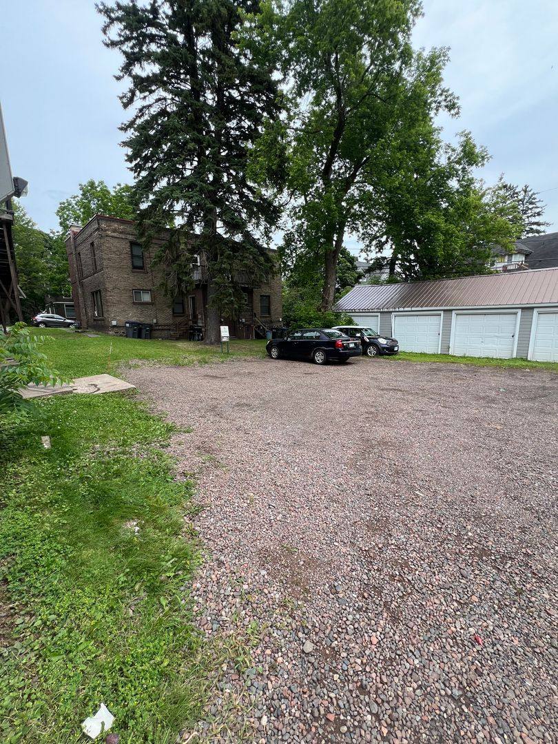 Apartment for rent at 1526 E Superior St #4, Duluth, MN 55812