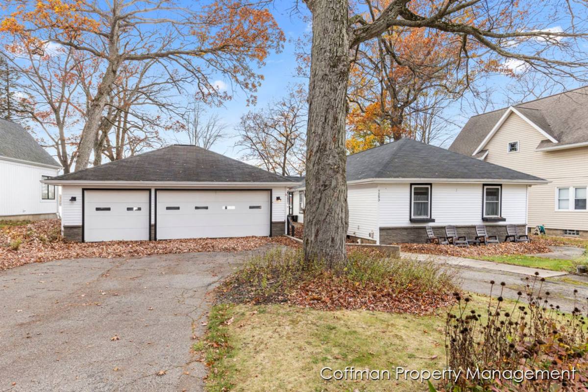 House for rent at 7293 Davies Dr NE, Rockford, MI 49341