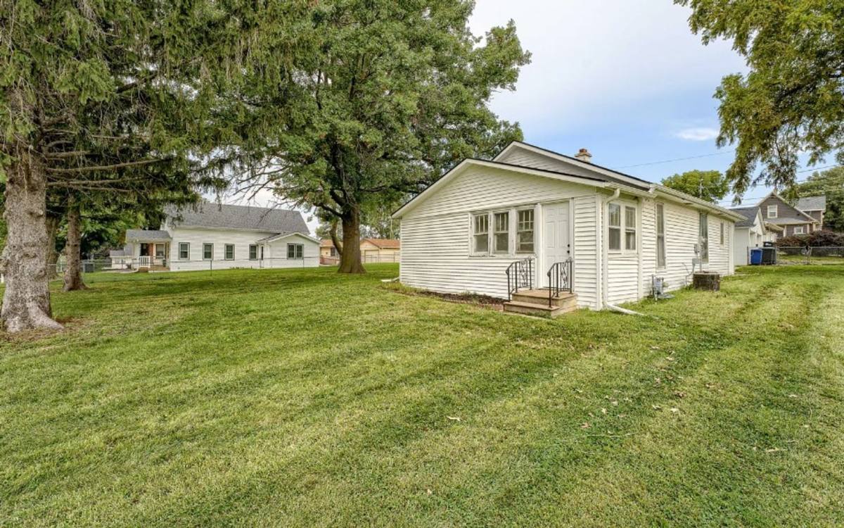 House for rent at 4104 Y St, Omaha, NE 68107