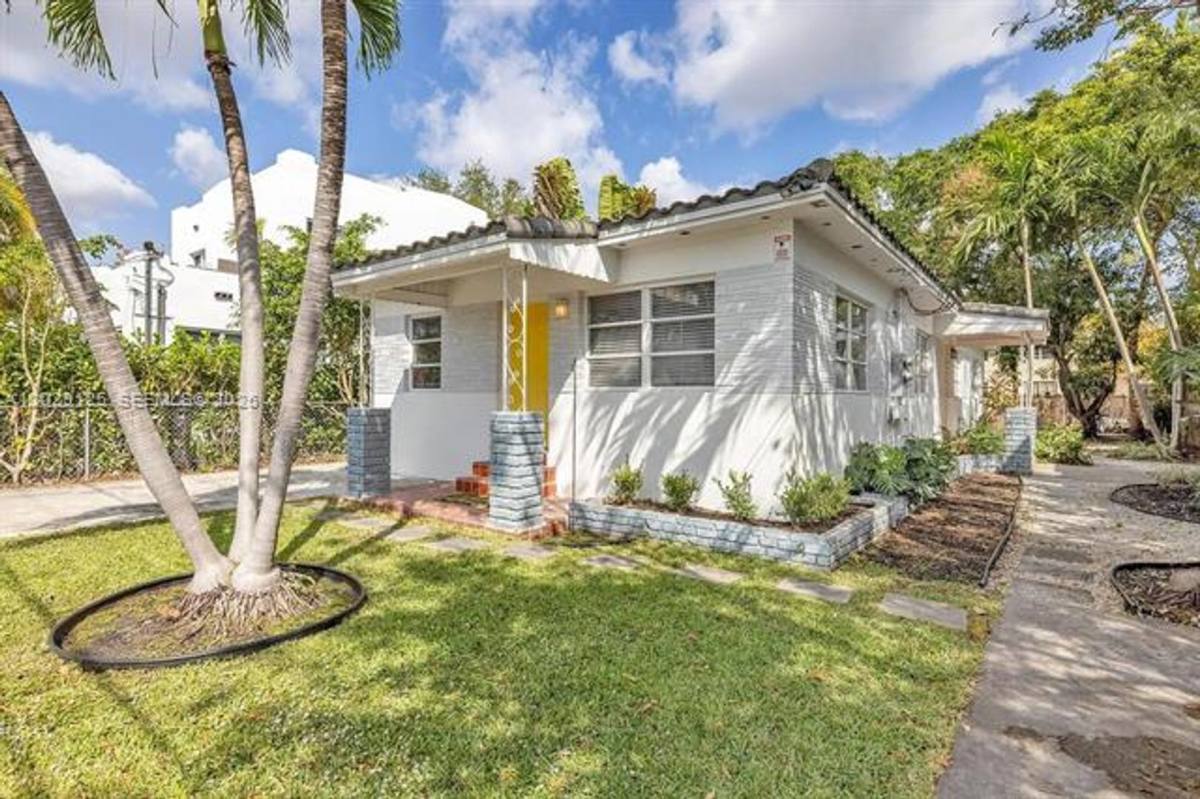 Apartment for rent at 547 NE 64th St, Miami, FL 33138