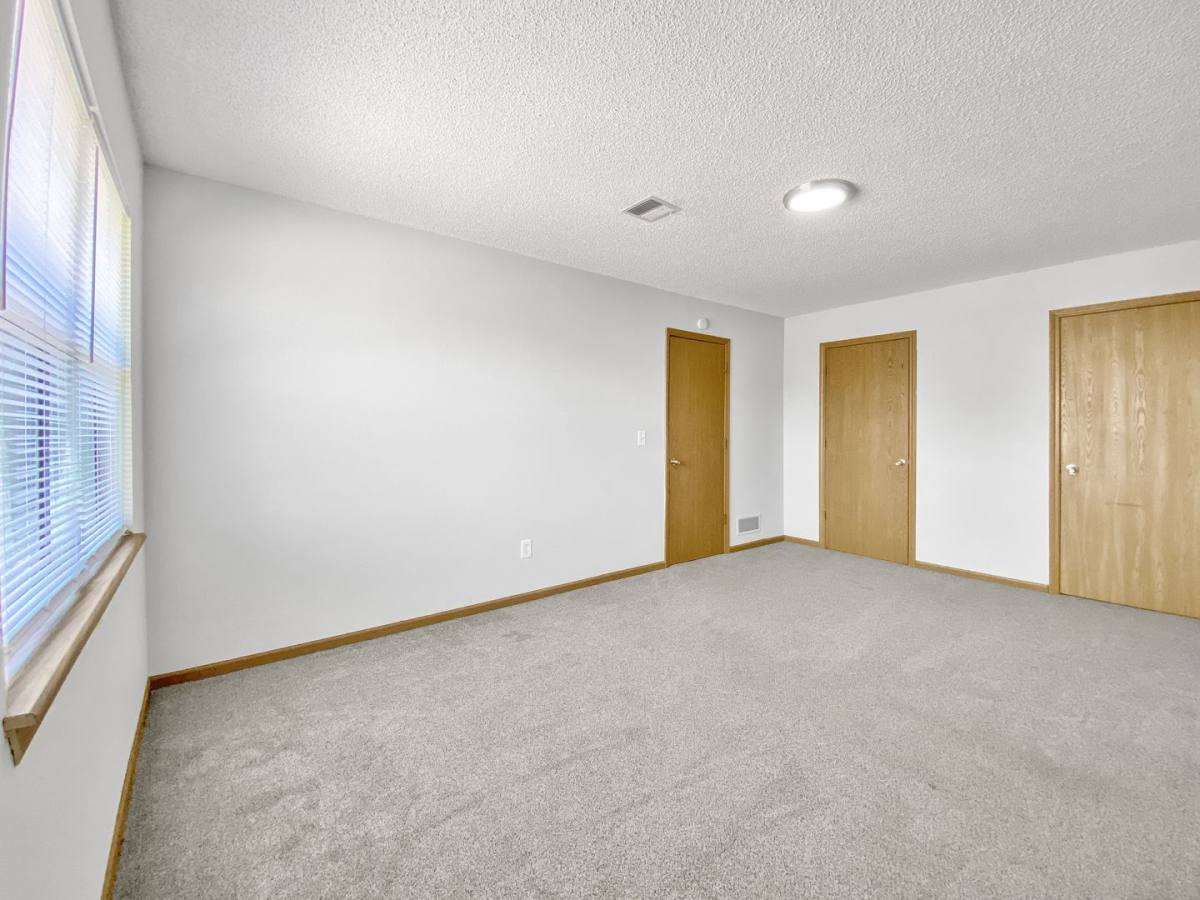 Townhouse for rent at 8710 NW 82nd Terrace, Kansas City, MO 64152