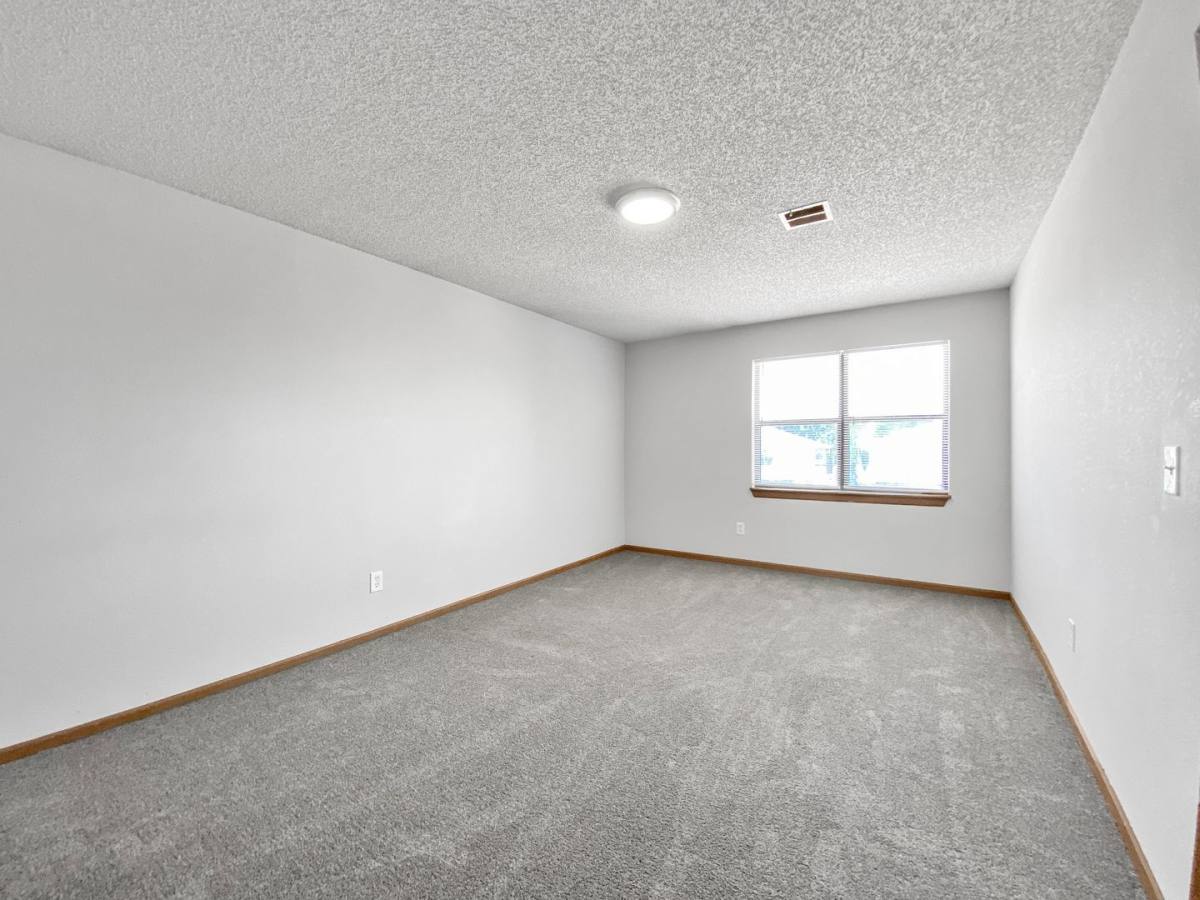 Townhouse for rent at 8710 NW 82nd Terrace, Kansas City, MO 64152