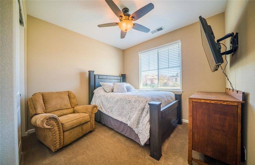 House for rent at 3261 Rogue River Dr, Chico, CA 95973