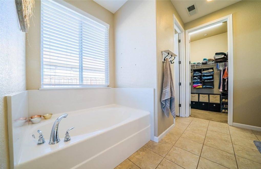House for rent at 3261 Rogue River Dr, Chico, CA 95973