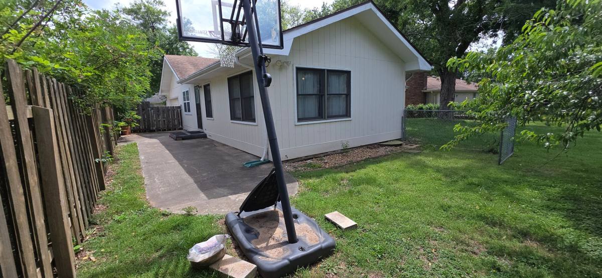House for rent at 1635 E Hanover, Springfield, MO 65807