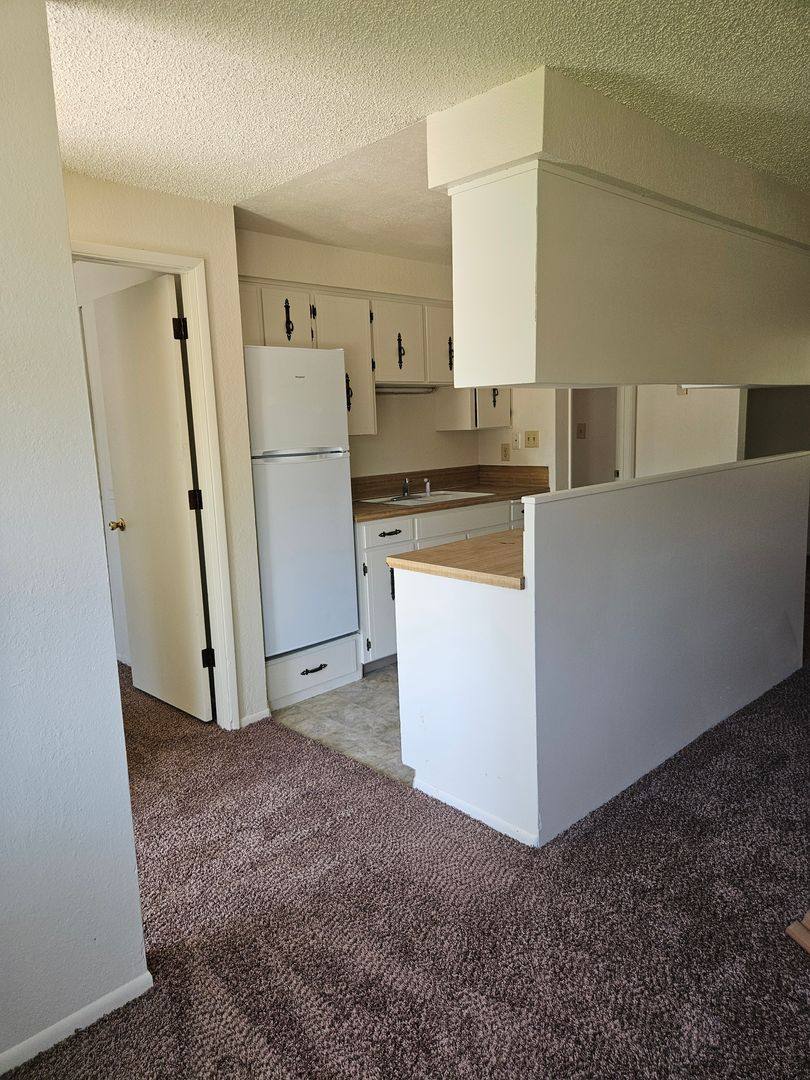 Apartment for rent at 104 06 08 10 N Church St, Phoenix, OR 97535