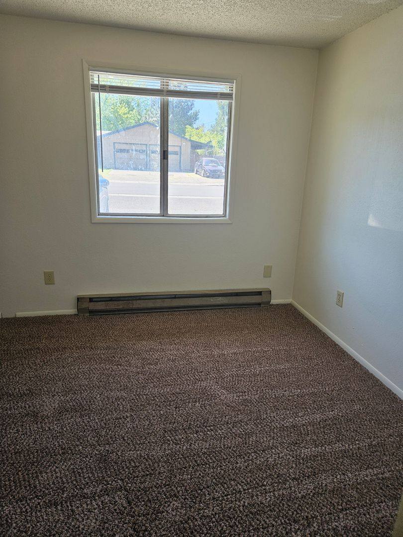 Apartment for rent at 104 06 08 10 N Church St, Phoenix, OR 97535