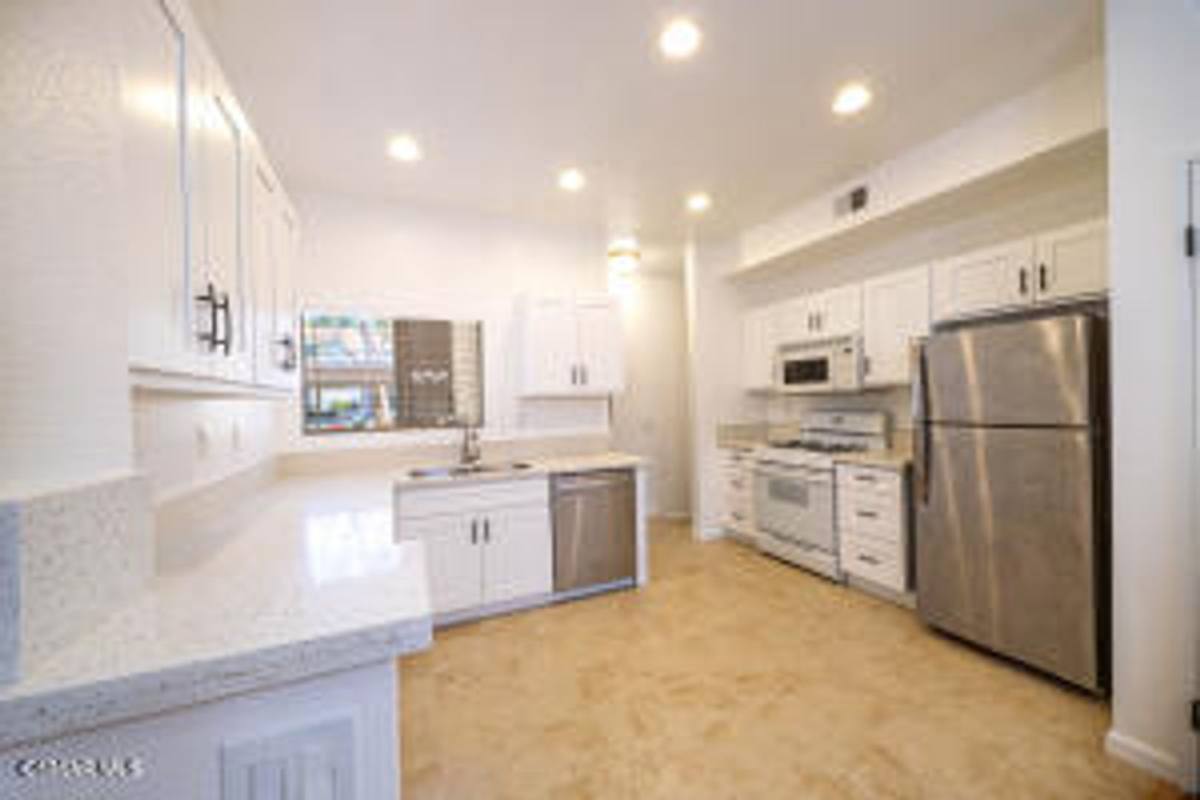 Townhouse for rent at 514 Via Colinas, Thousand Oaks, CA 91362