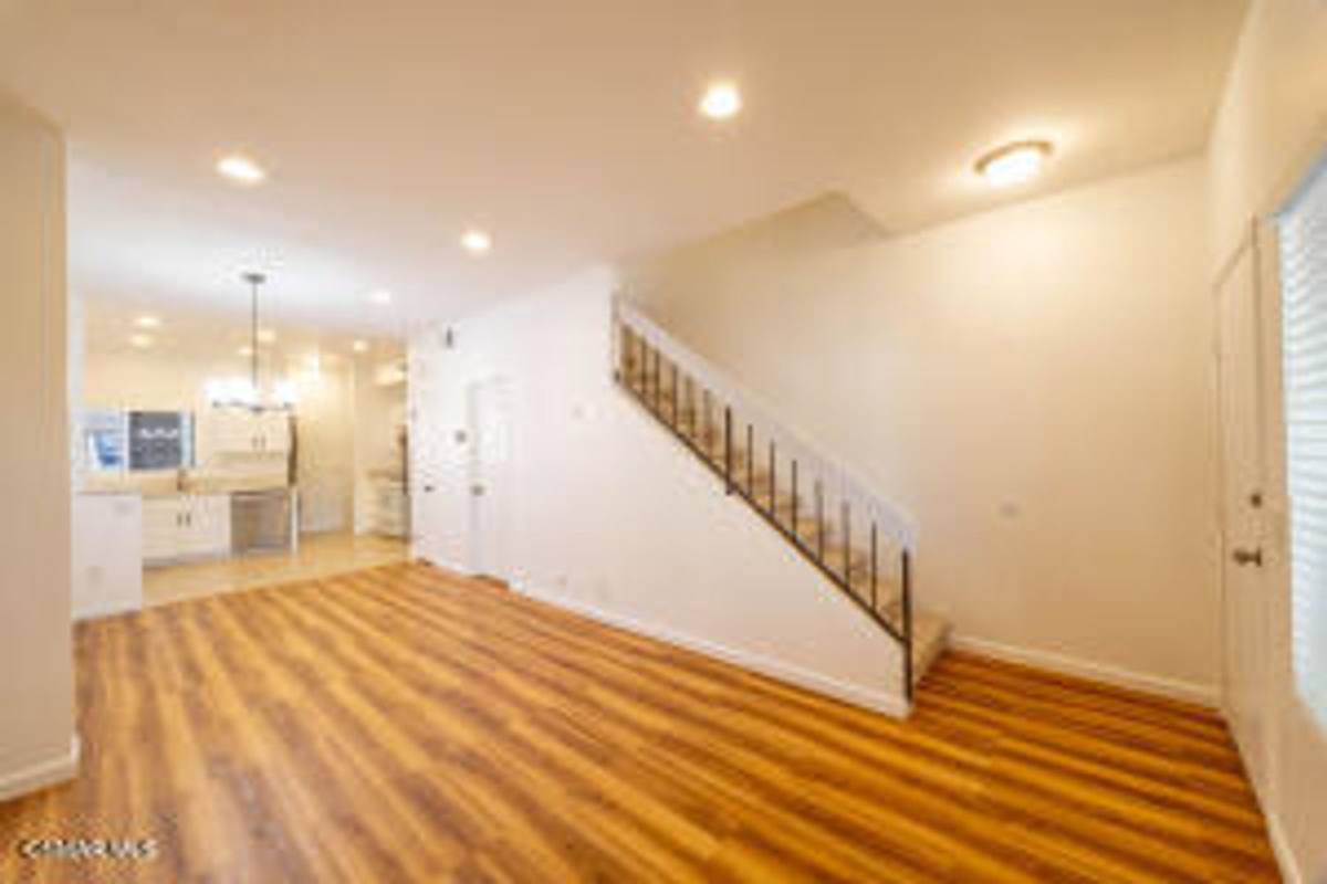 Townhouse for rent at 514 Via Colinas, Thousand Oaks, CA 91362