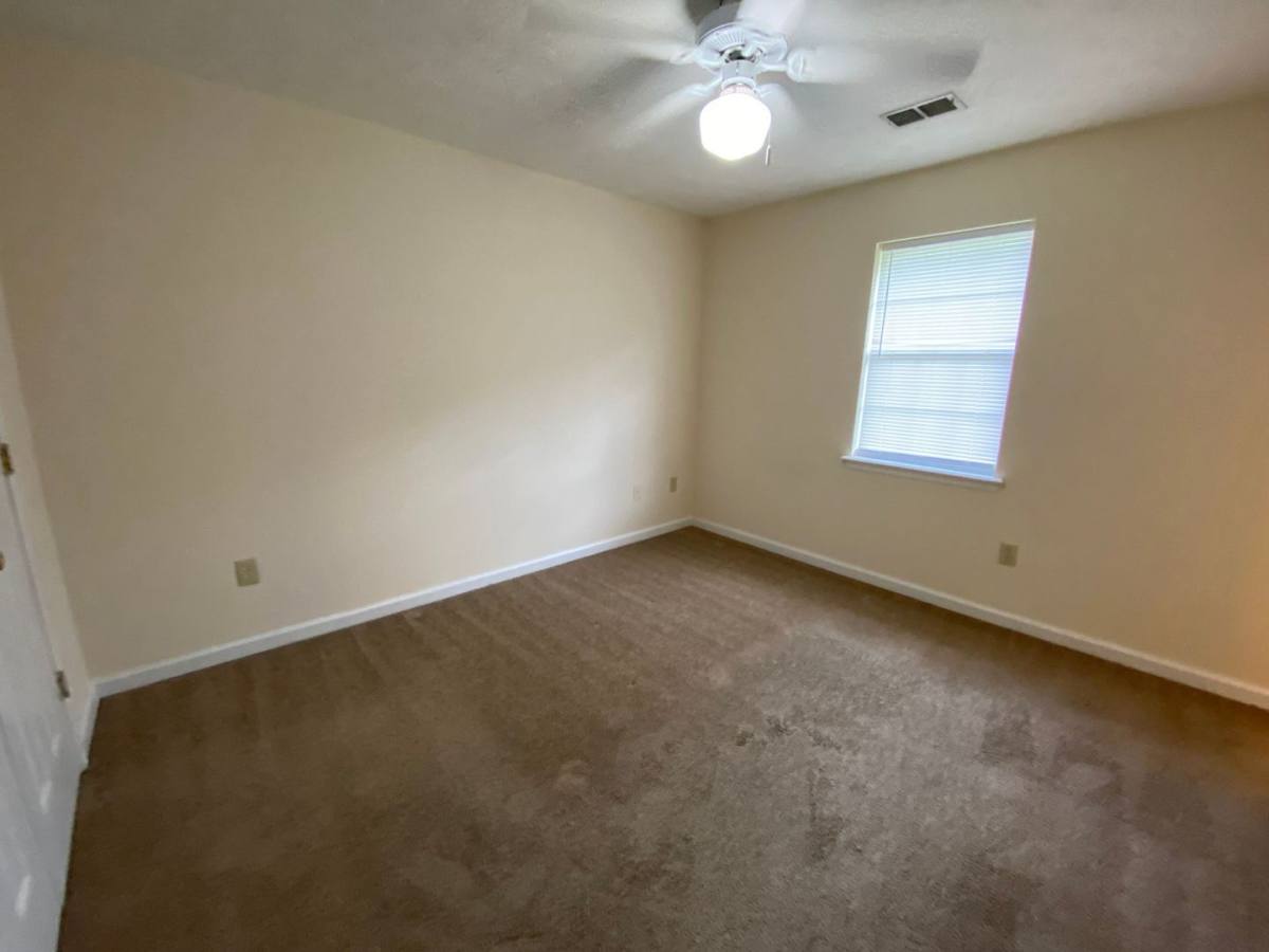 House for rent at 105 Hunters Run Rd, Athens, GA 30606
