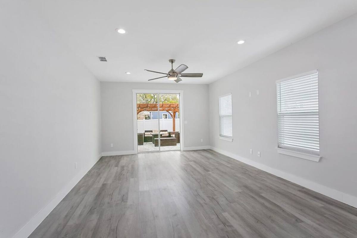 Townhouse for rent at 807 7th Ave S, Jacksonville Beach, FL 32250