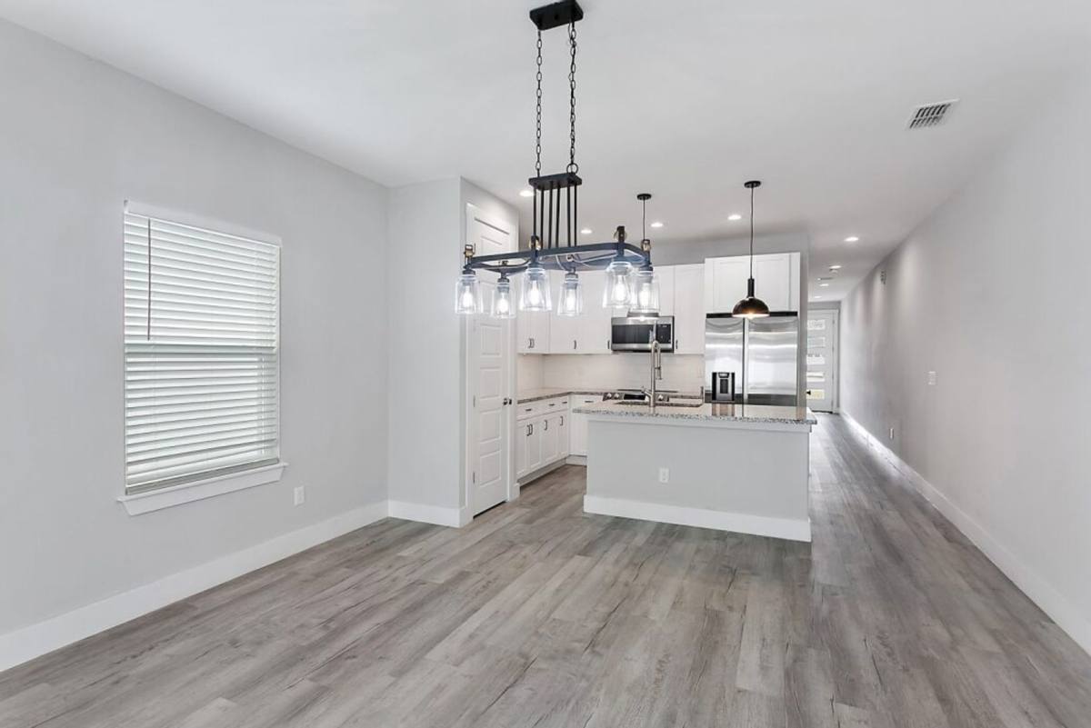 Townhouse for rent at 807 7th Ave S, Jacksonville Beach, FL 32250