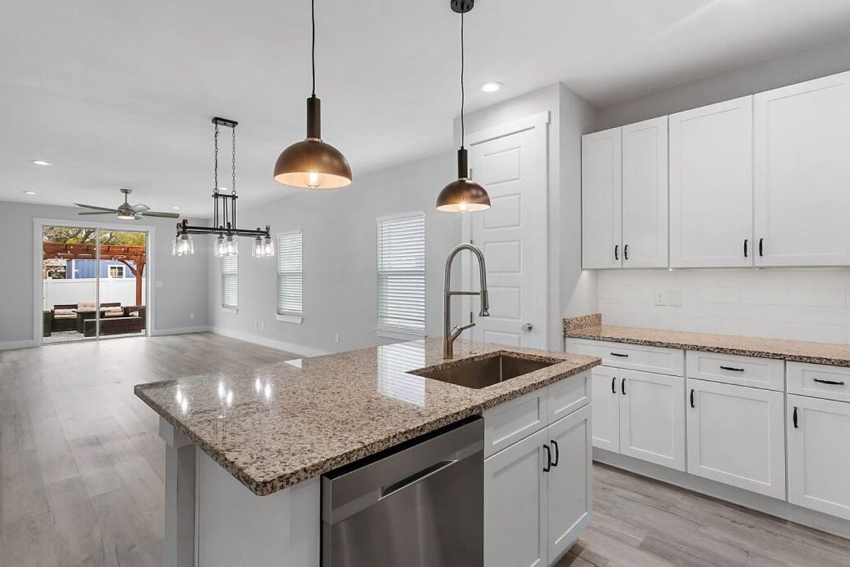 Townhouse for rent at 807 7th Ave S, Jacksonville Beach, FL 32250