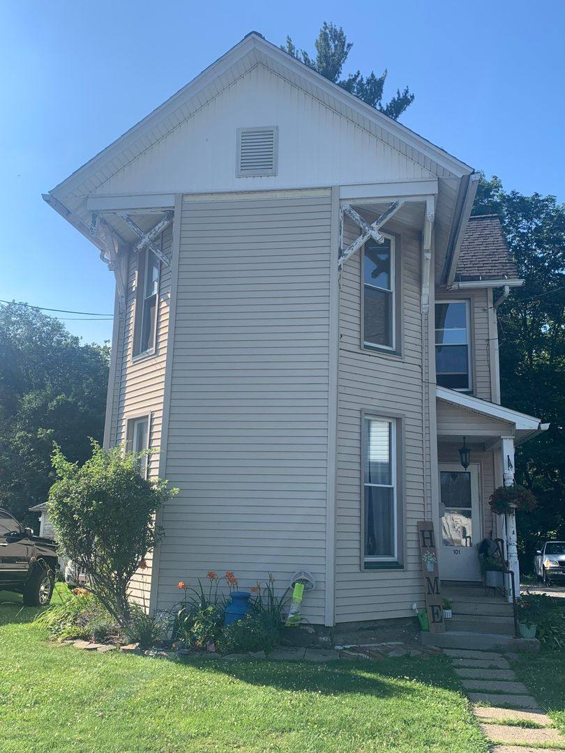 Apartment for rent at 122 Shenango St, Greenville, PA 16125