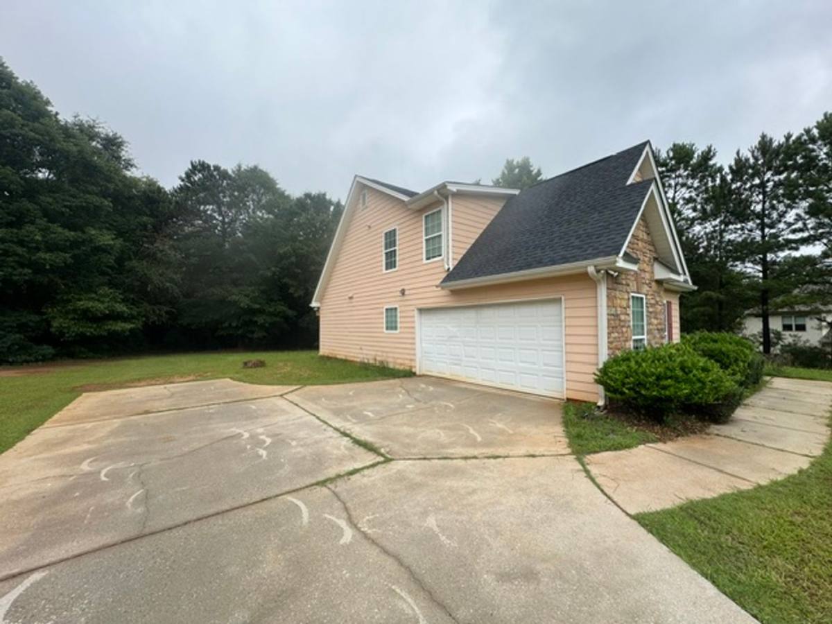House for rent at 429 Jasmine Circle, Lagrange, GA 30241