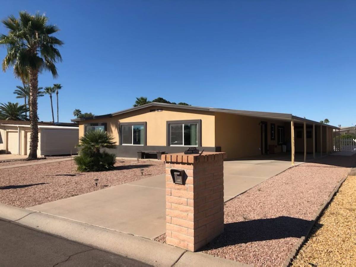 House for rent at 25424 S Wyoming Ave, Chandler, AZ 85248