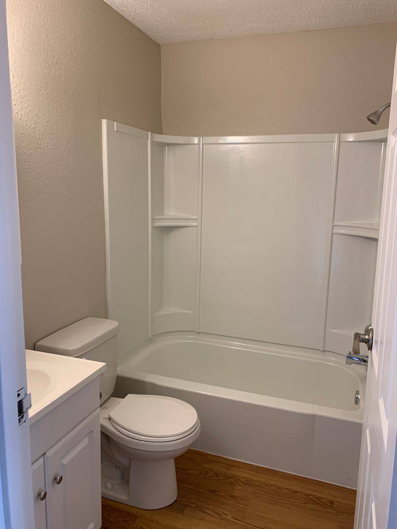 Apartment for rent at 136 Bennett Ave, Council Bluffs, IA 51503