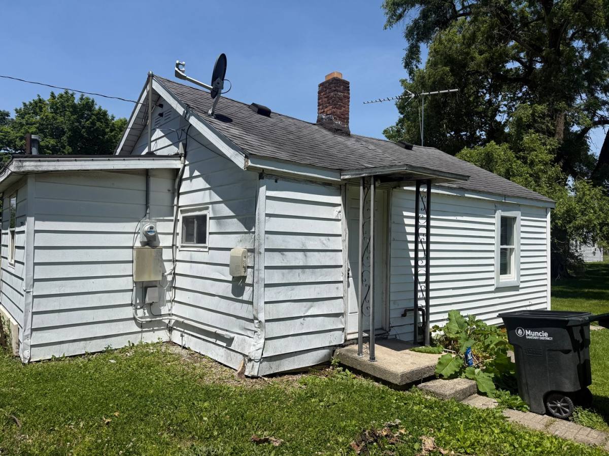 Apartment for rent at 1503 W 16th St, Muncie, IN 47302