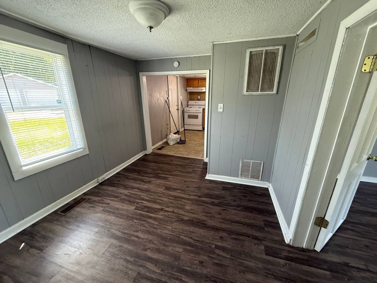 Apartment for rent at 1503 W 16th St, Muncie, IN 47302