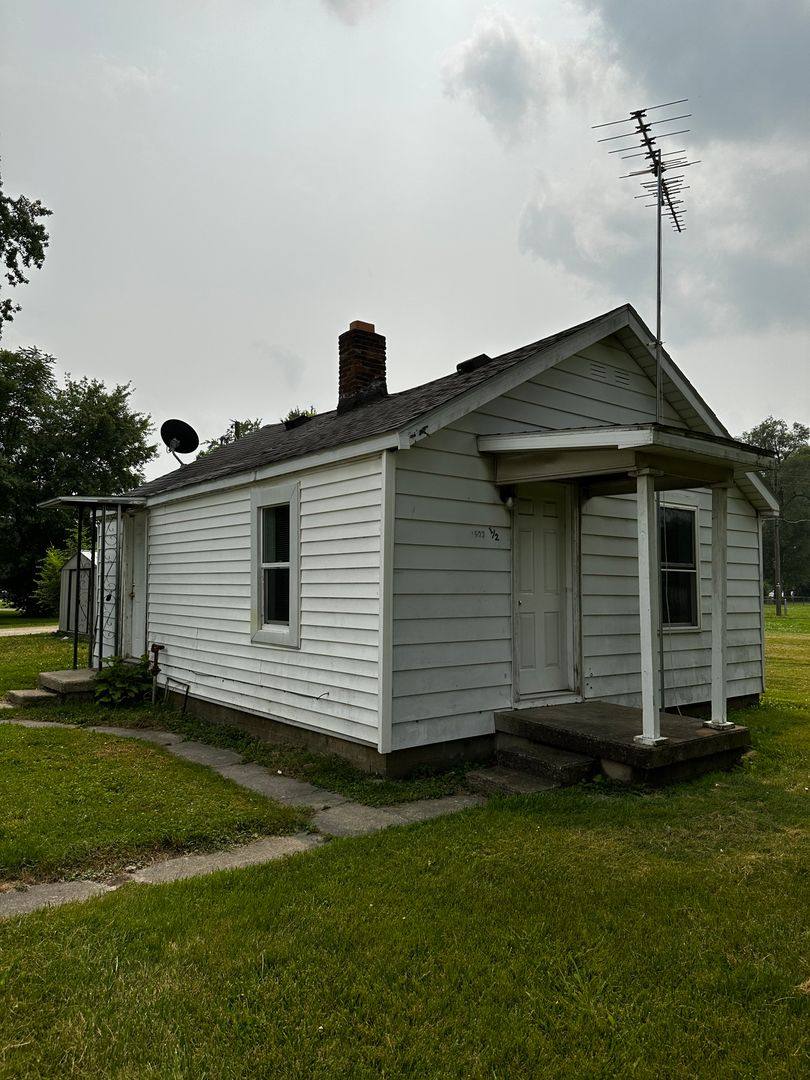 Apartment for rent at 1503 W 16th St, Muncie, IN 47302