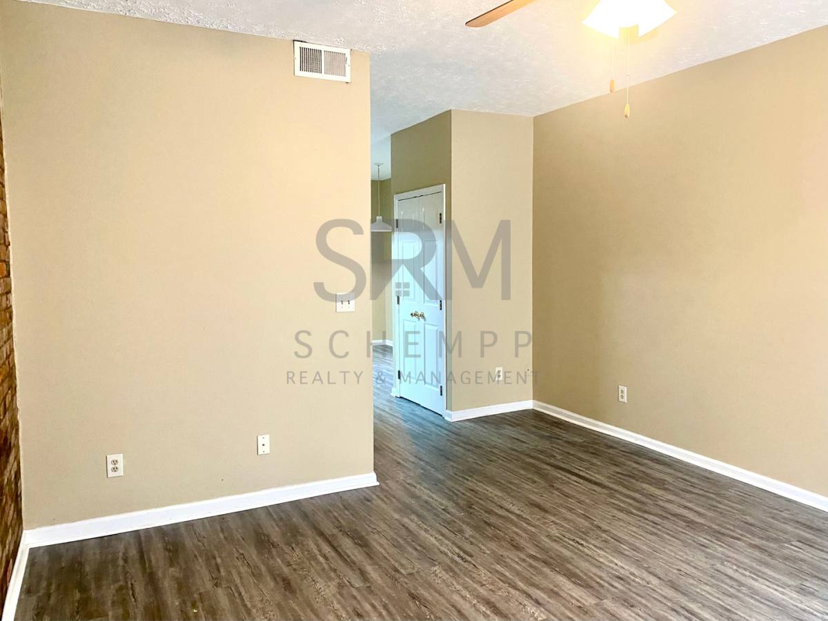 Apartment for rent at 807-809 E Maple St, Jeffersonville, IN 47130