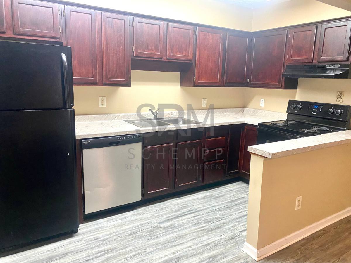Apartment for rent at 807-809 E Maple St, Jeffersonville, IN 47130