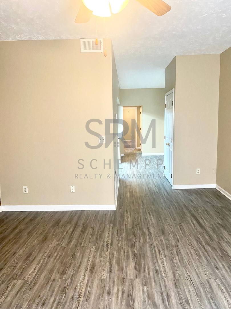 Apartment for rent at 807-809 E Maple St, Jeffersonville, IN 47130