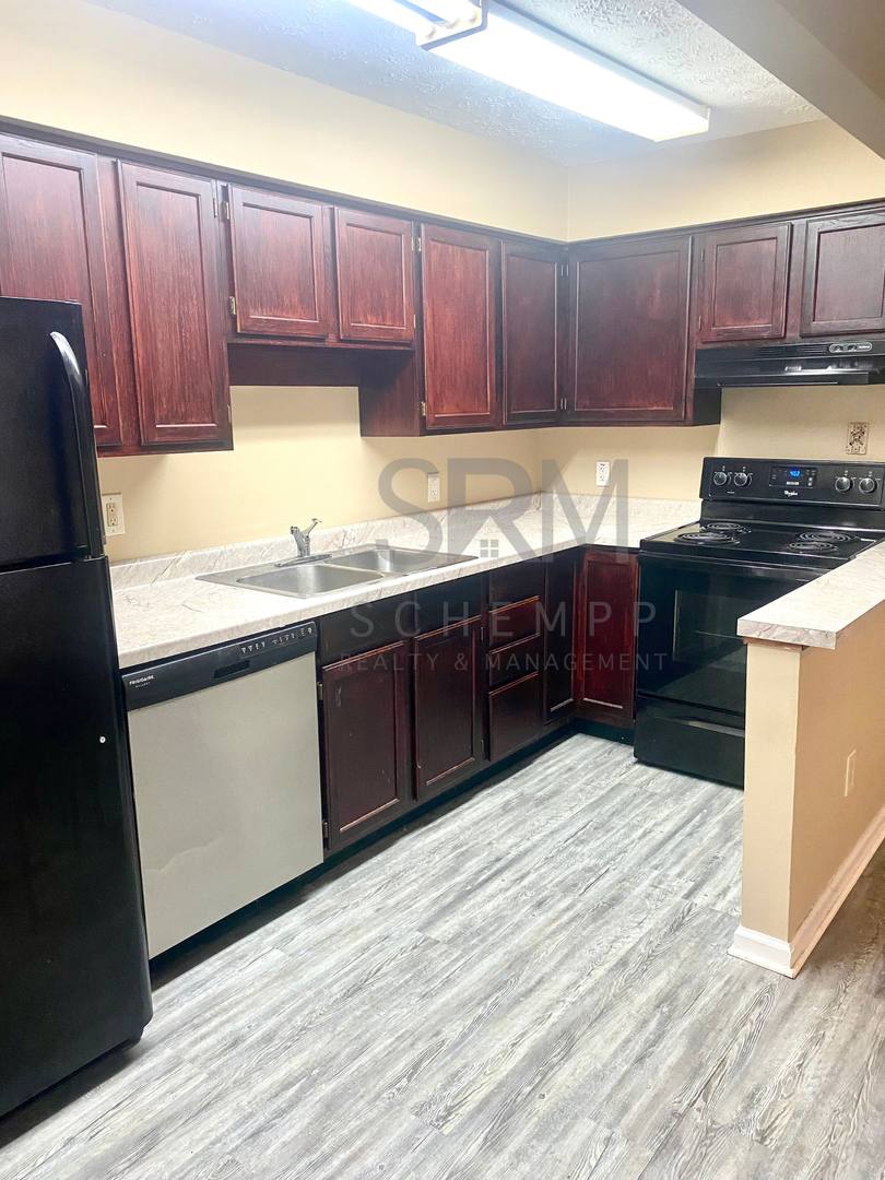 Apartment for rent at 807-809 E Maple St, Jeffersonville, IN 47130