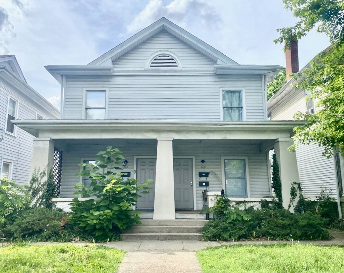 Apartment for rent at 807-809 E Maple St, Jeffersonville, IN 47130