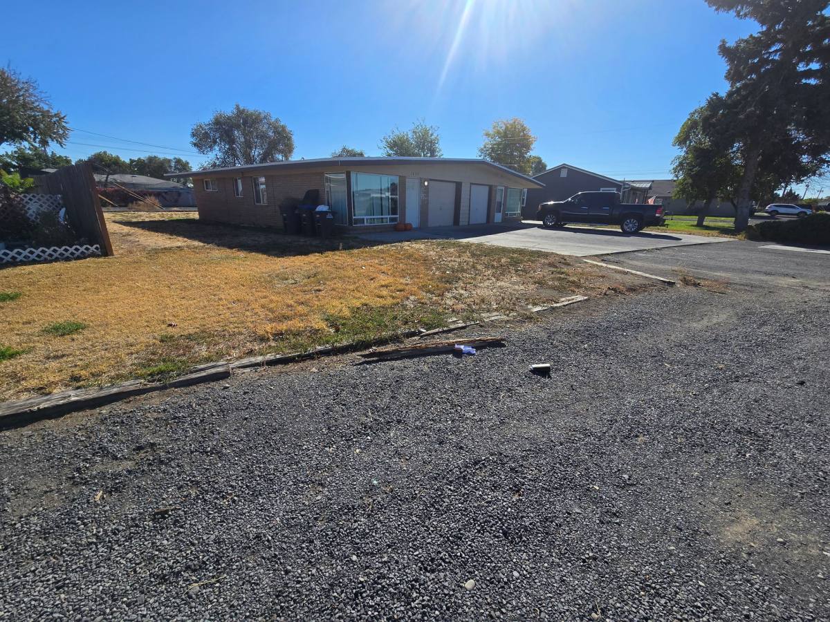 Apartment for rent at 1635 W Pheasant St, Moses Lake, WA 98837