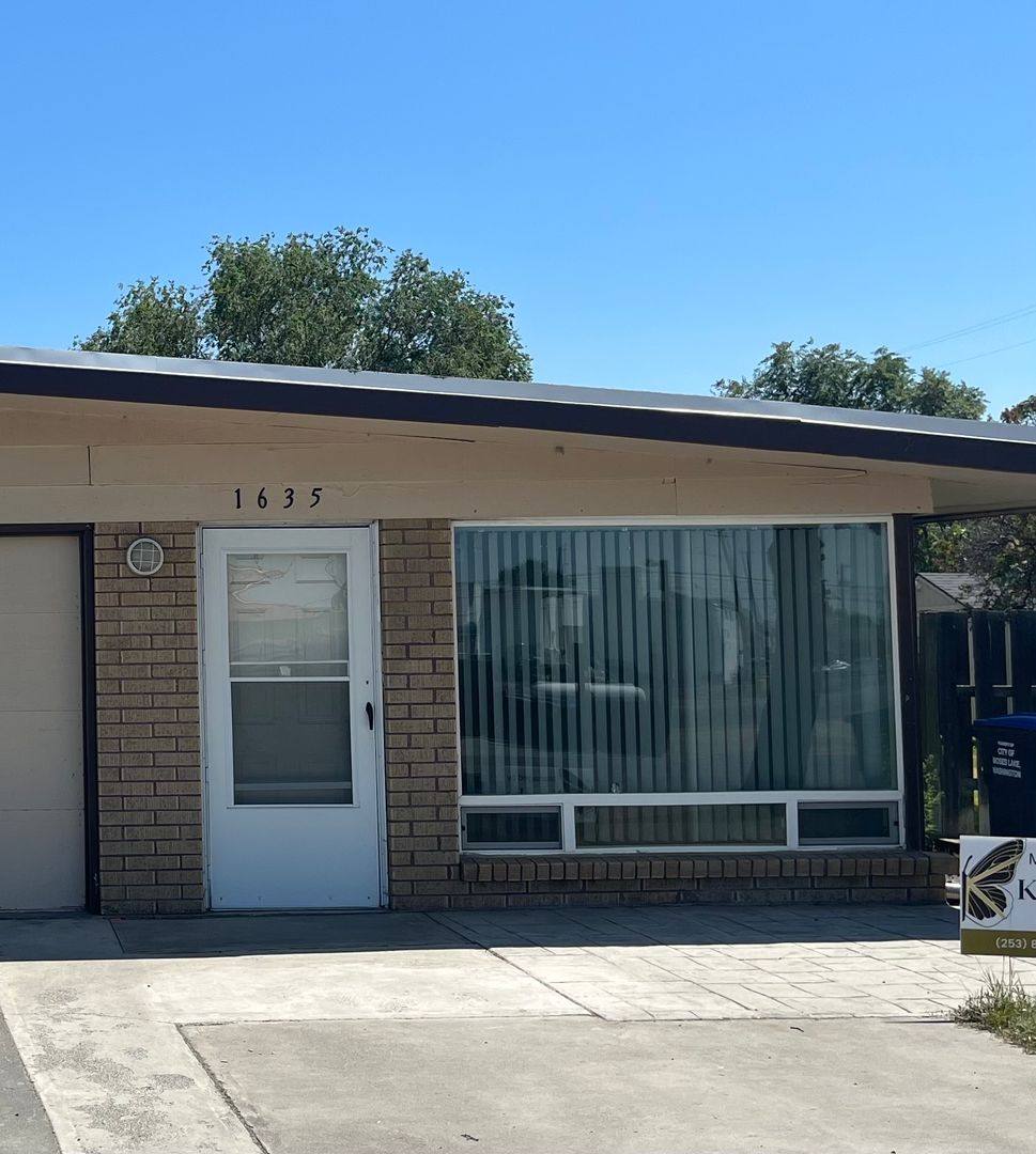 Apartment for rent at 1635 W Pheasant St, Moses Lake, WA 98837