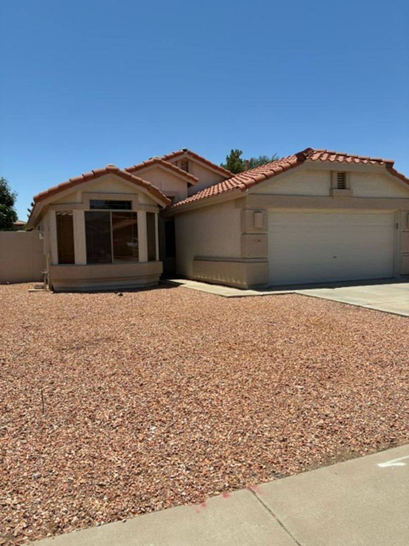 House for rent at 529 E Cantebria Dr, Gilbert, AZ 85296