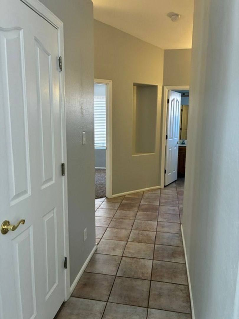 House for rent at 529 E Cantebria Dr, Gilbert, AZ 85296