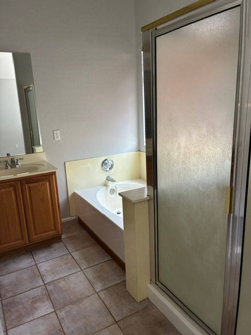 House for rent at 529 E Cantebria Dr, Gilbert, AZ 85296