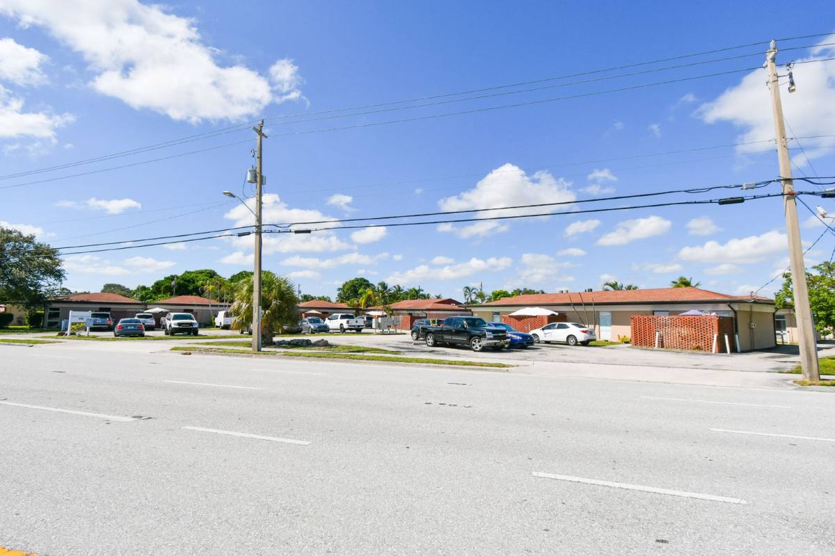Apartment for rent at 1755 Forest Hill Blvd, West Palm Beach, FL 33406