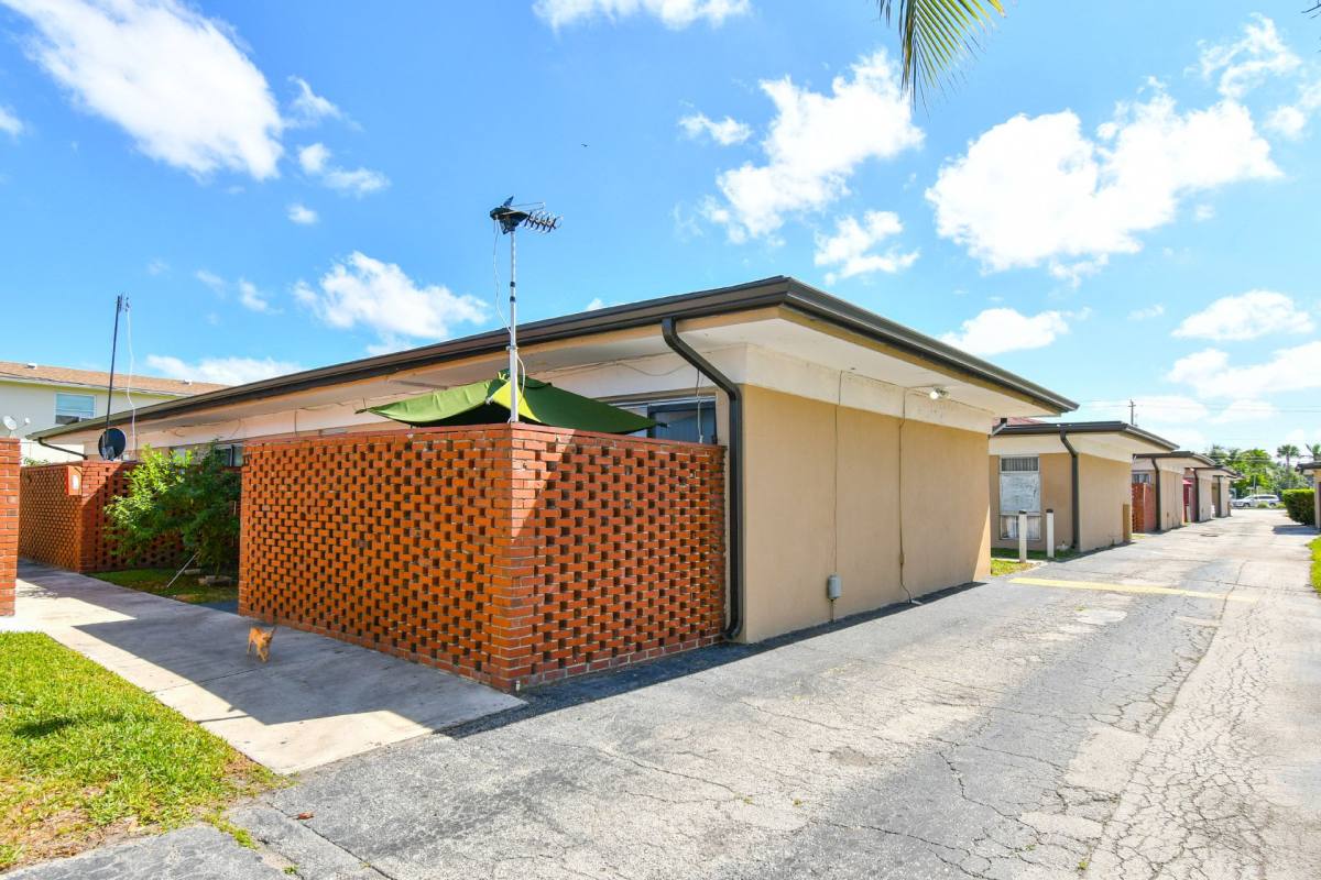 Apartment for rent at 1755 Forest Hill Blvd, West Palm Beach, FL 33406